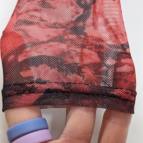 PrettyLittleThing Red and Black Dragon Long Sleeve Sexy Dress - Picture 7 of 16